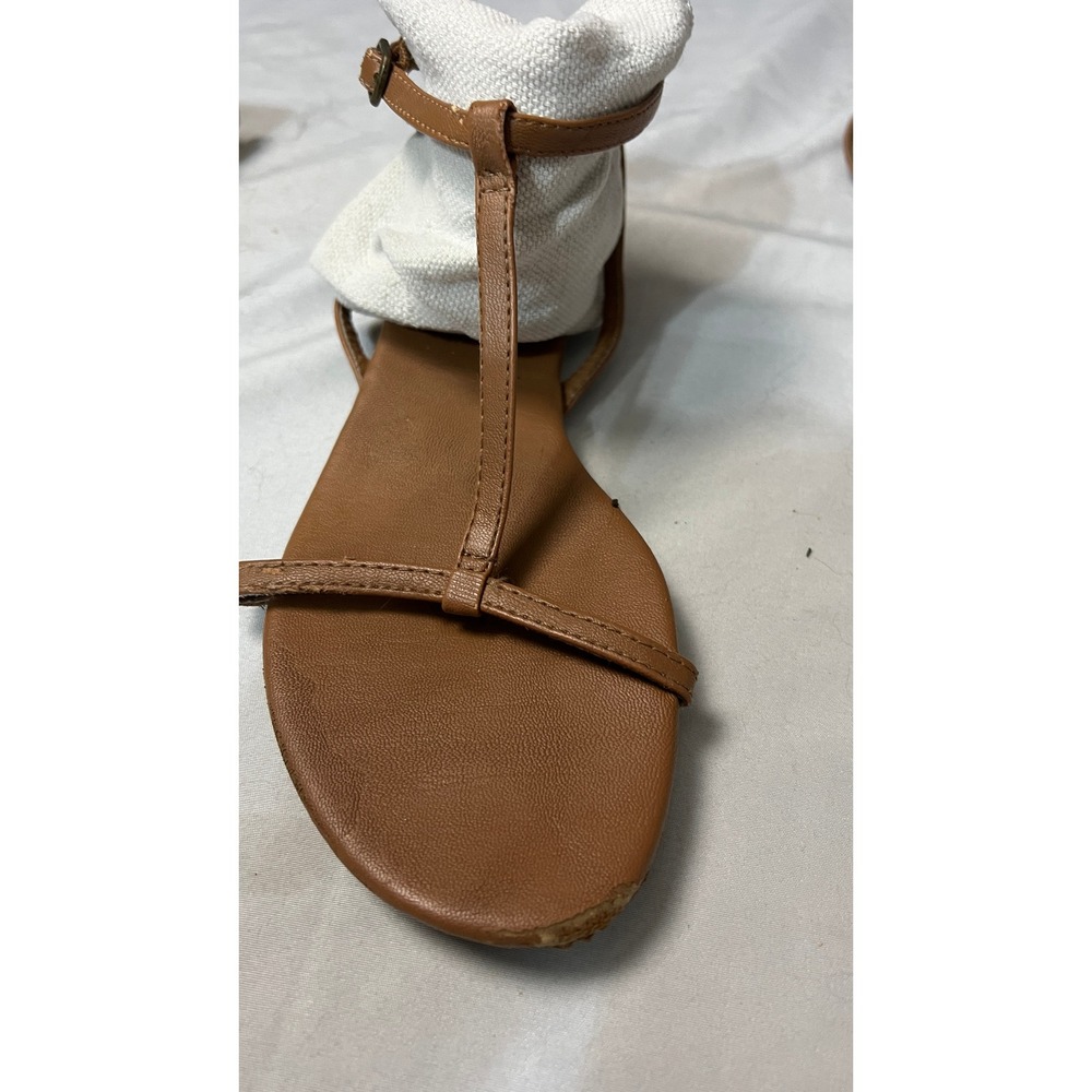 Old Navy Womens T-Strap Gladiator Sandals Brown Faux Leather Size 7 Flat Buckle